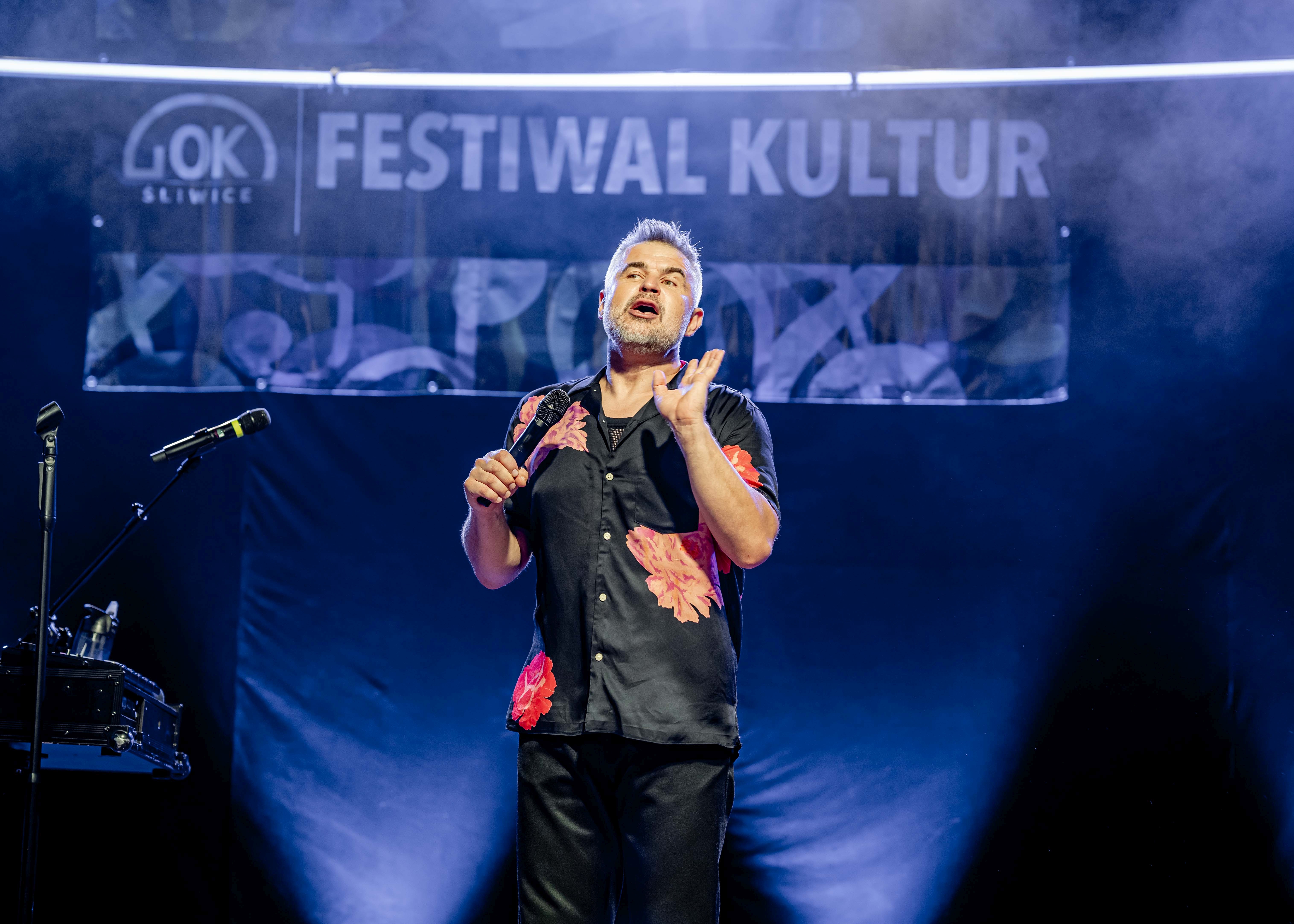 igor kwiatkowski na scenie gok śliwice