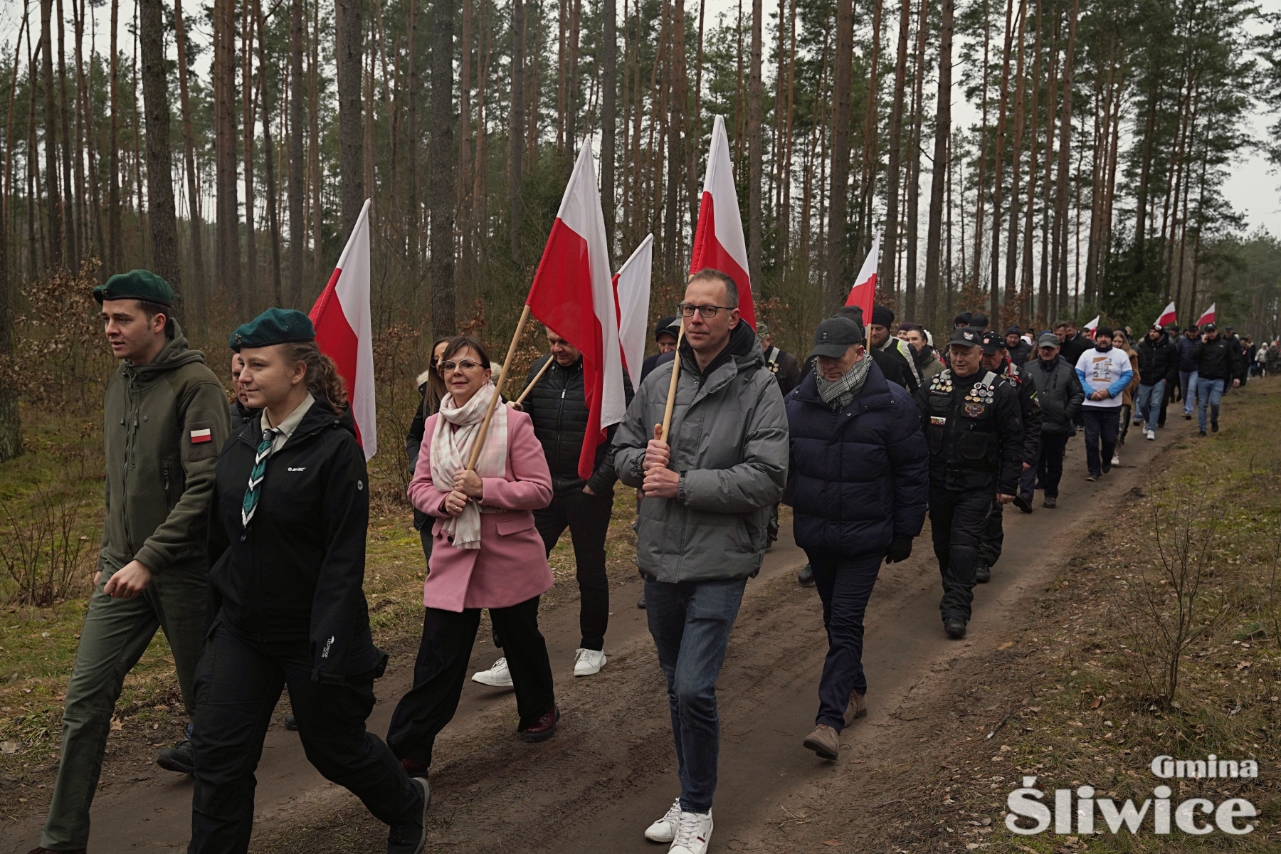zebrani podczas marszu