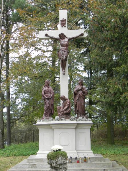 Zespół zabytkowych nagrobków na cmentarzu parafii p.w. Św. Katarzyny Aleksandryjskiej