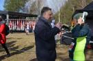 piotr król nagradza medalem