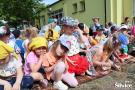 dzieci oglądające przedstawienie