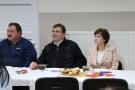 dziadkowie oglądają występ