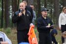 strażak prowadzi konkurencje