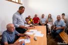 wójt przemawia do zebranych
