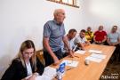 sołtys przemawia do mieszkańców