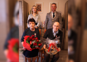Państwo Maria i Jan Tuptałowie wraz z córką Agnieszką i Wójtem Danielem Kożuchem
