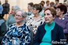 siedząca grupa kobiet