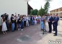 morawiecki mówi do mikrofonów