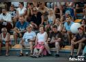 zebrani na amfiteatrze