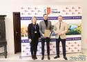 wójt, wicewójt i przedstawiciel stowarzyszenia krzysztof kozłowski