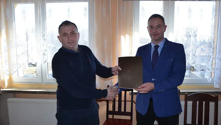 umowę na realizację zadania pn. "Przebudowa budynku OSP w Śliwicach"