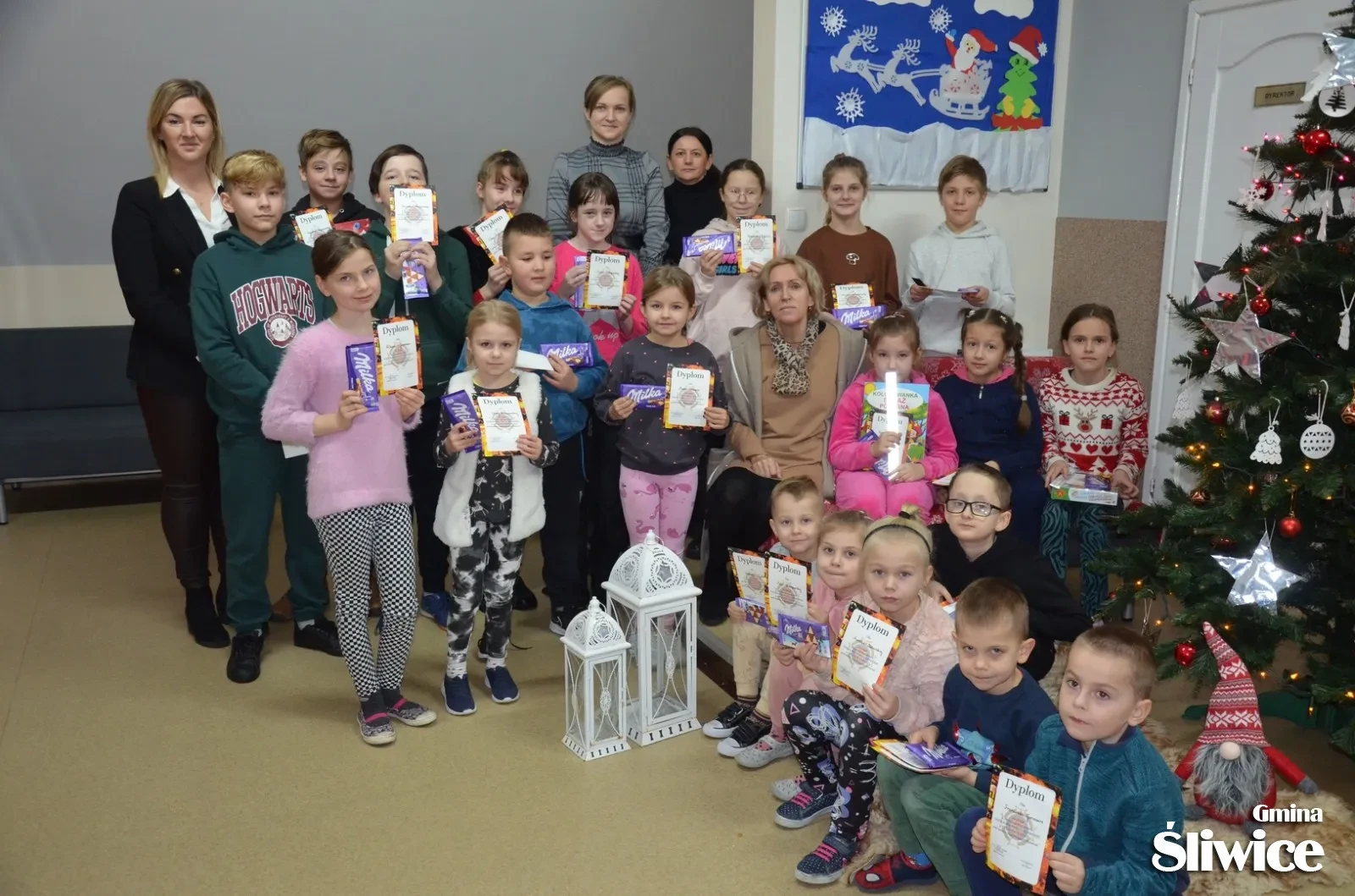 21 dzieci, Pani wicew&oacute;jt, dwie nauczycielki i dyrektor sp śliwiczki
