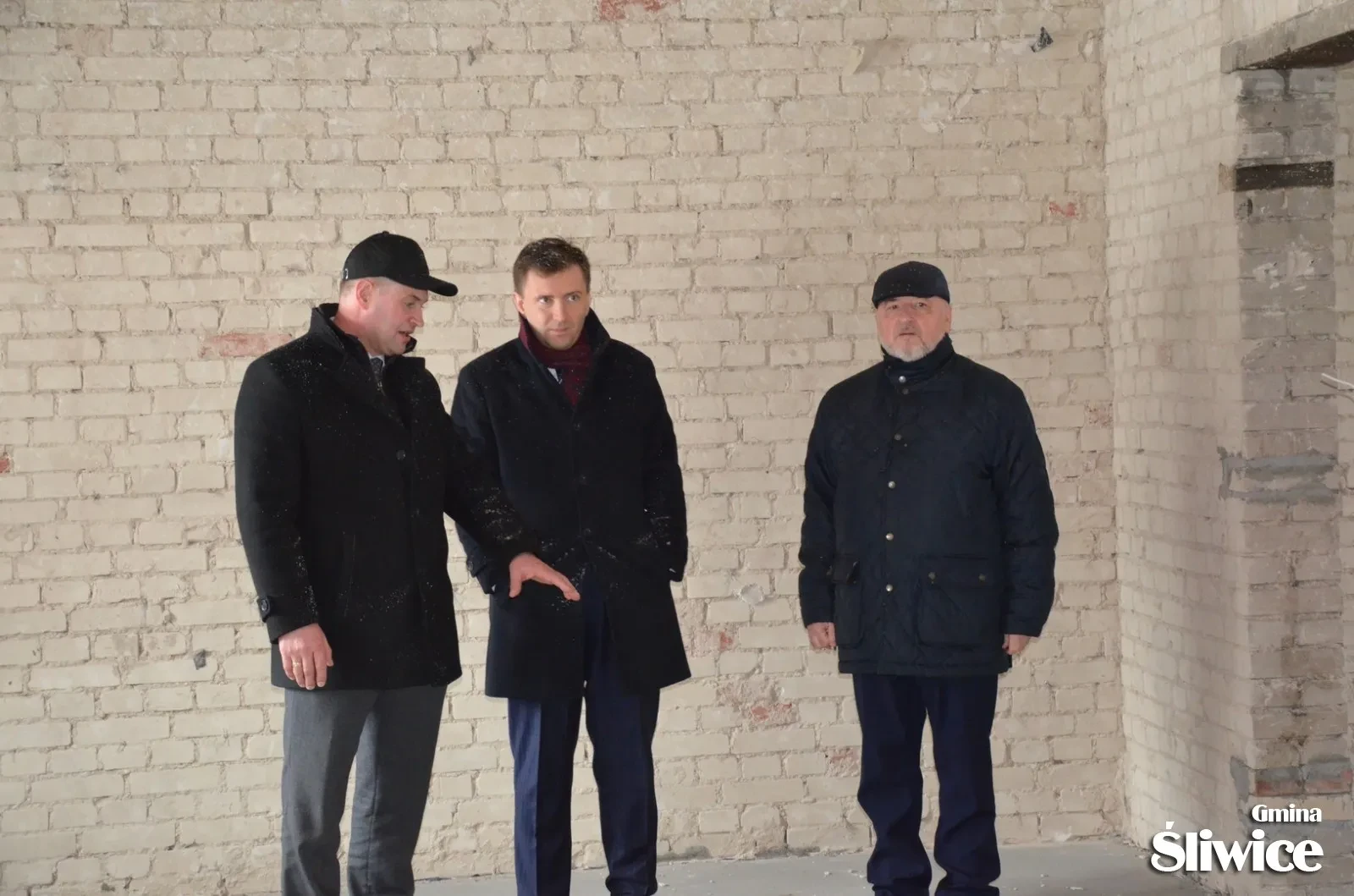 wójt minister doktor w terenie w budynku