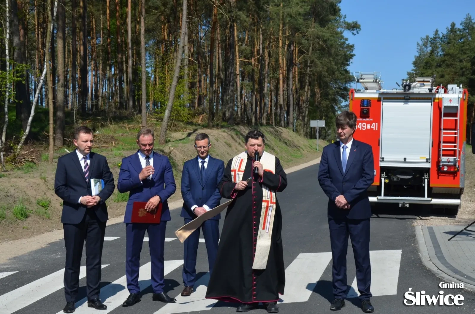 poświęcenie przez proboszcza