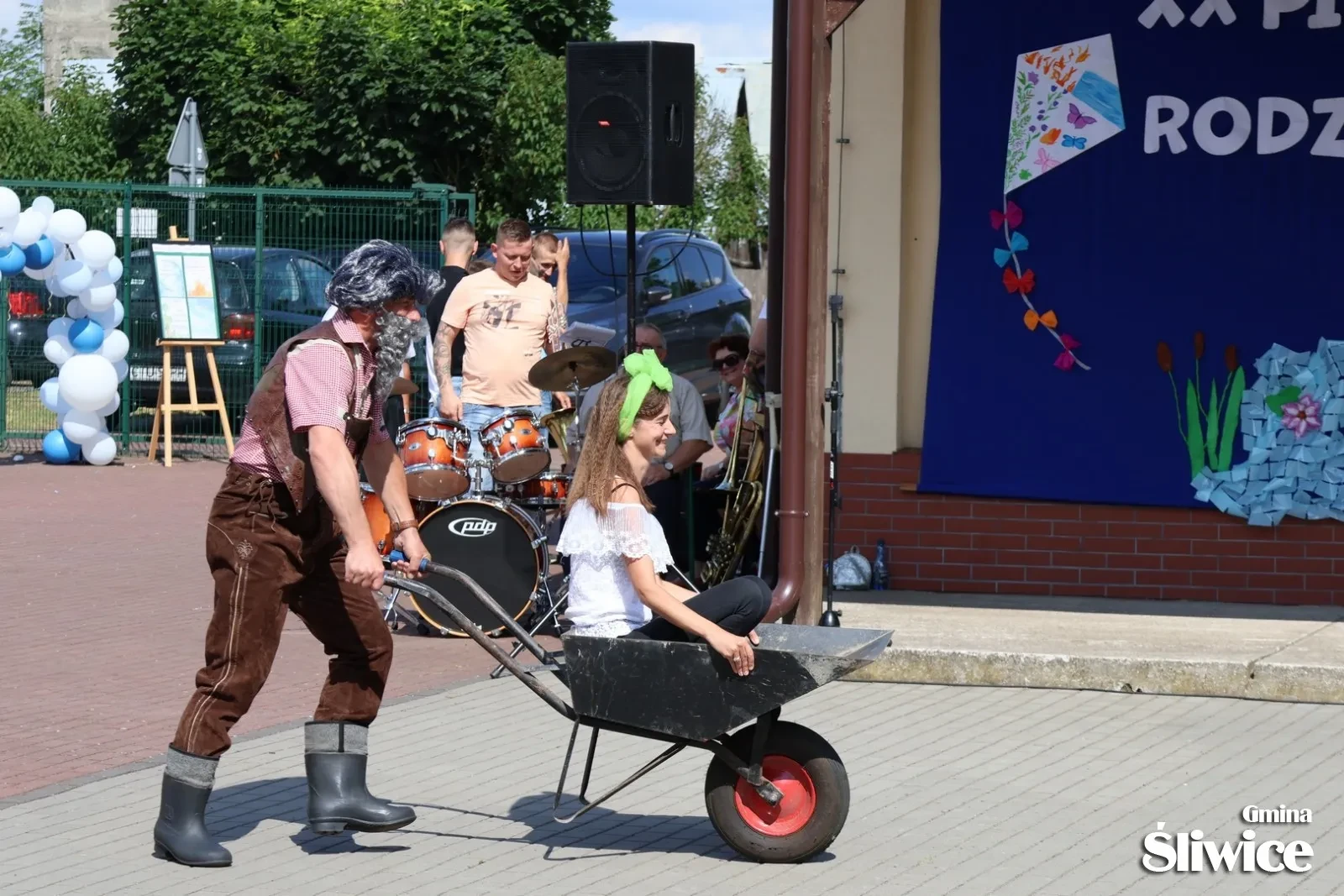 występ podczas pikniku
