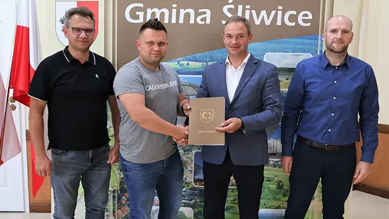 wykonawcy wójt i skarbnik z umową