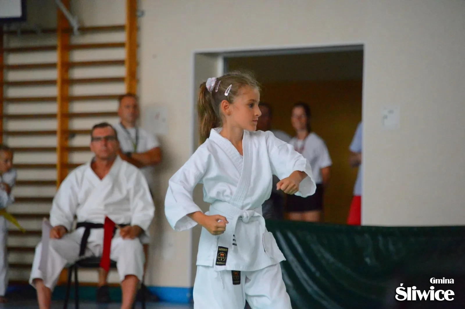 zawodniczka podczas kata