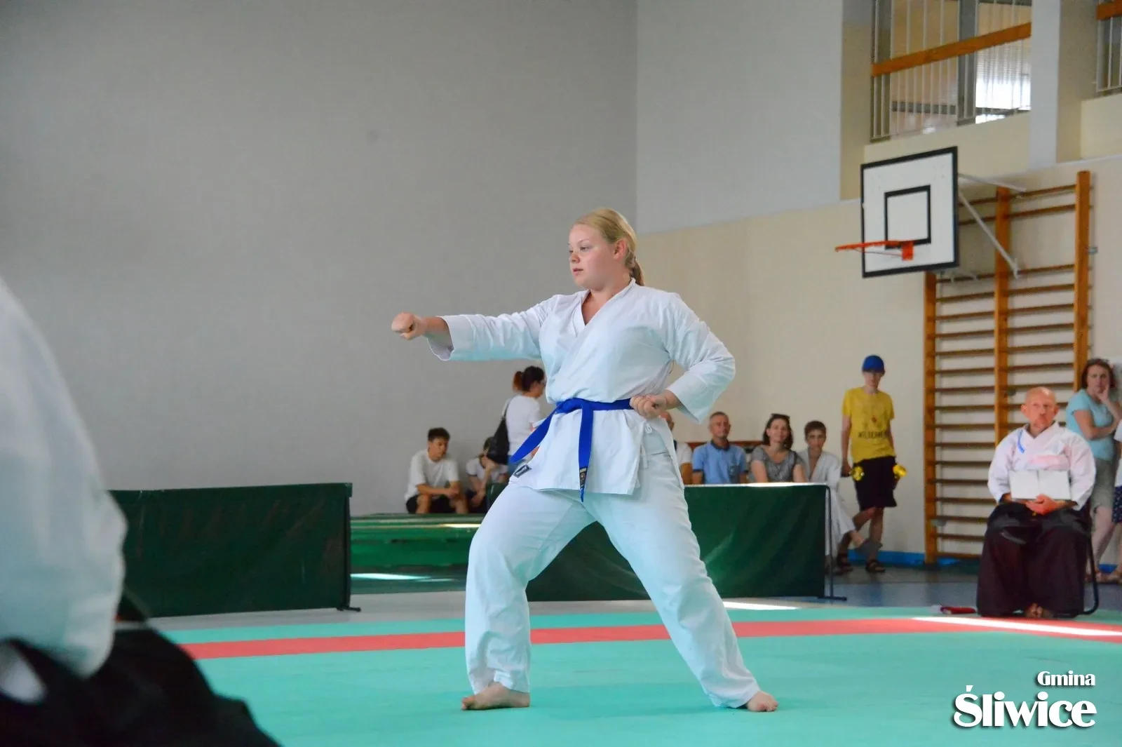dziewczynka podczas kata