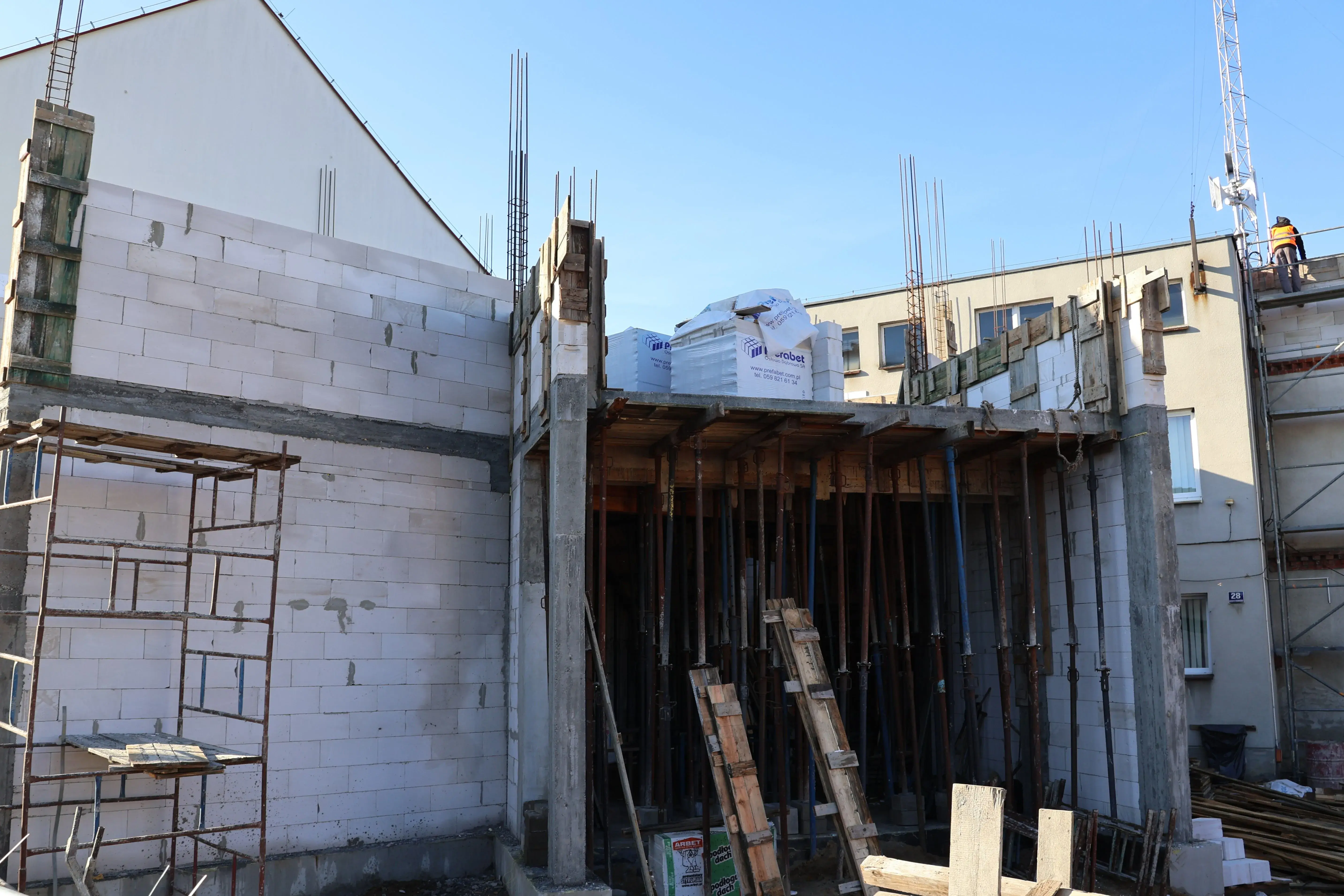 Budowa urzędu od przodu