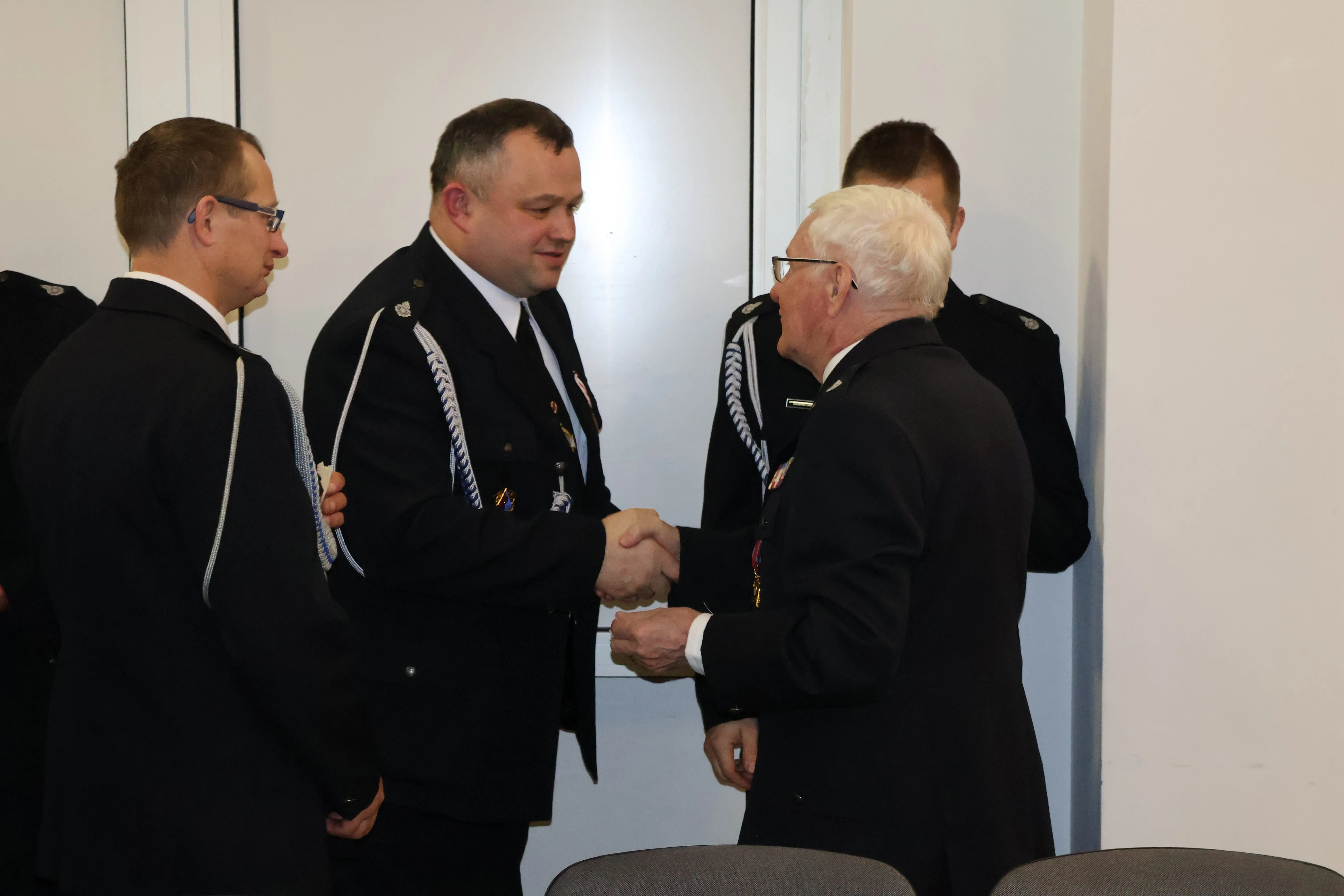 druhowie dzielą się opłatkiem