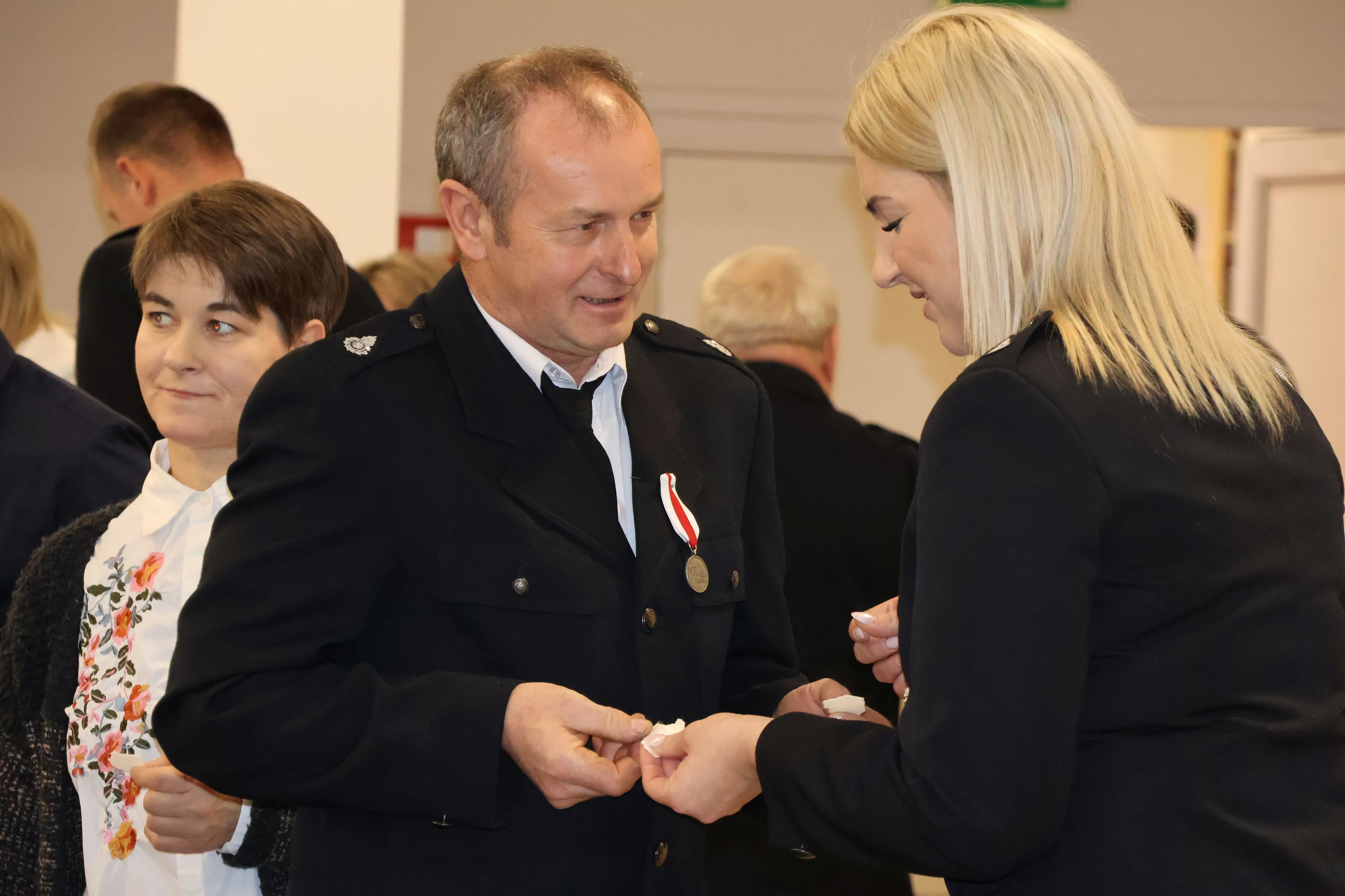 druhowie dzielą się opłatkiem