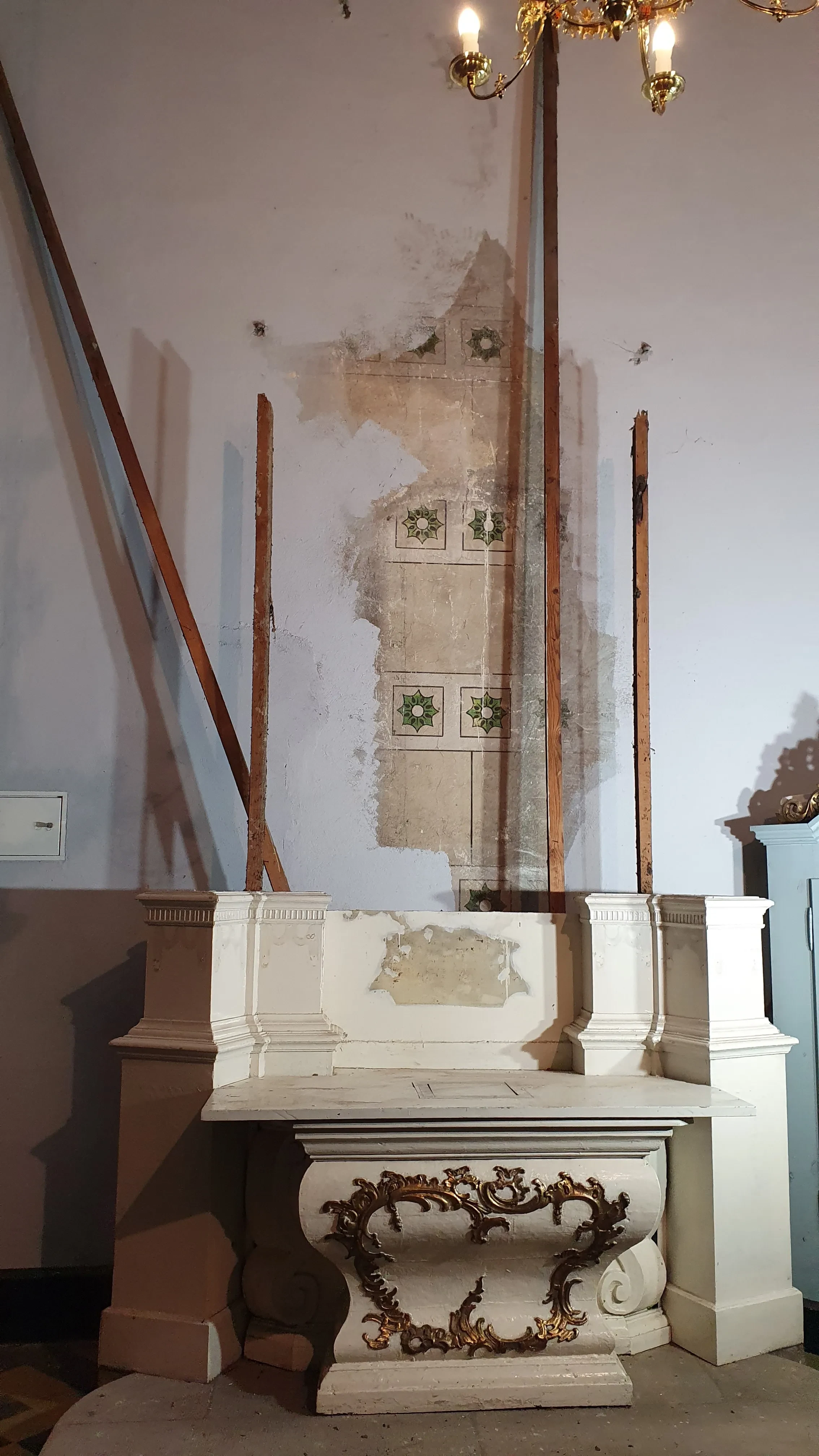 pozostałości po ołtarzu