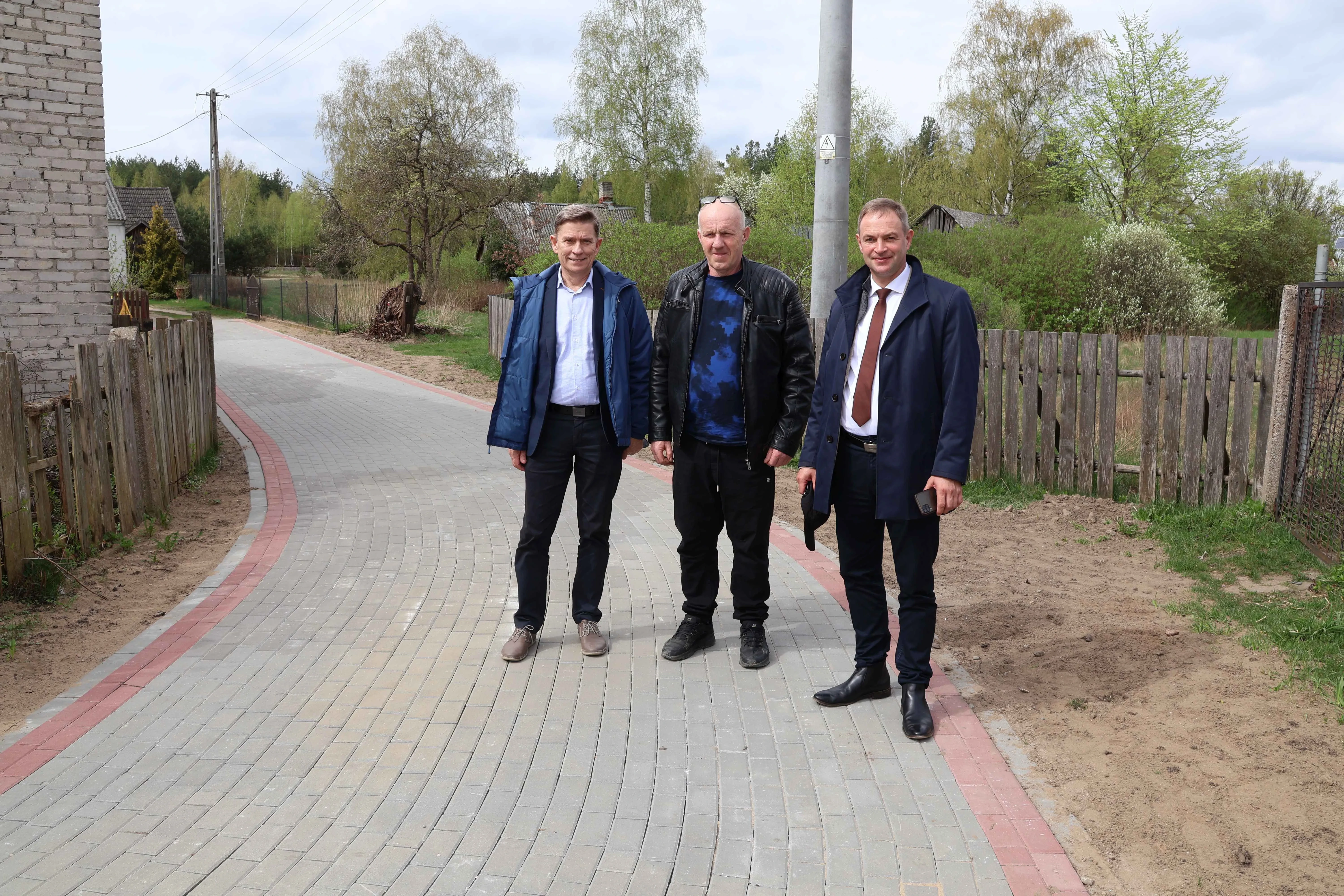 sekretarz, wykonawca, wójt na nowej drodze