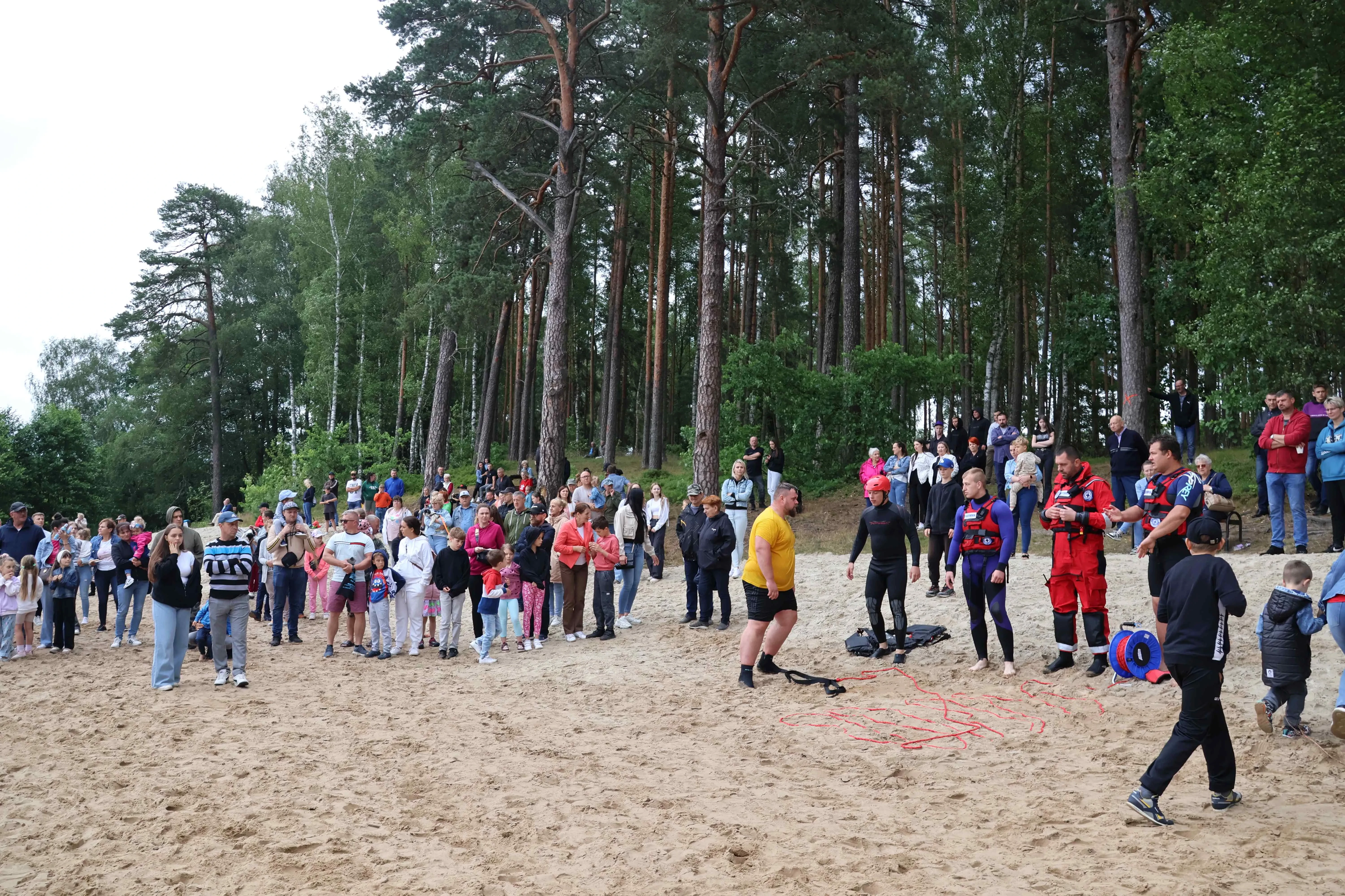 ludzie na plaży