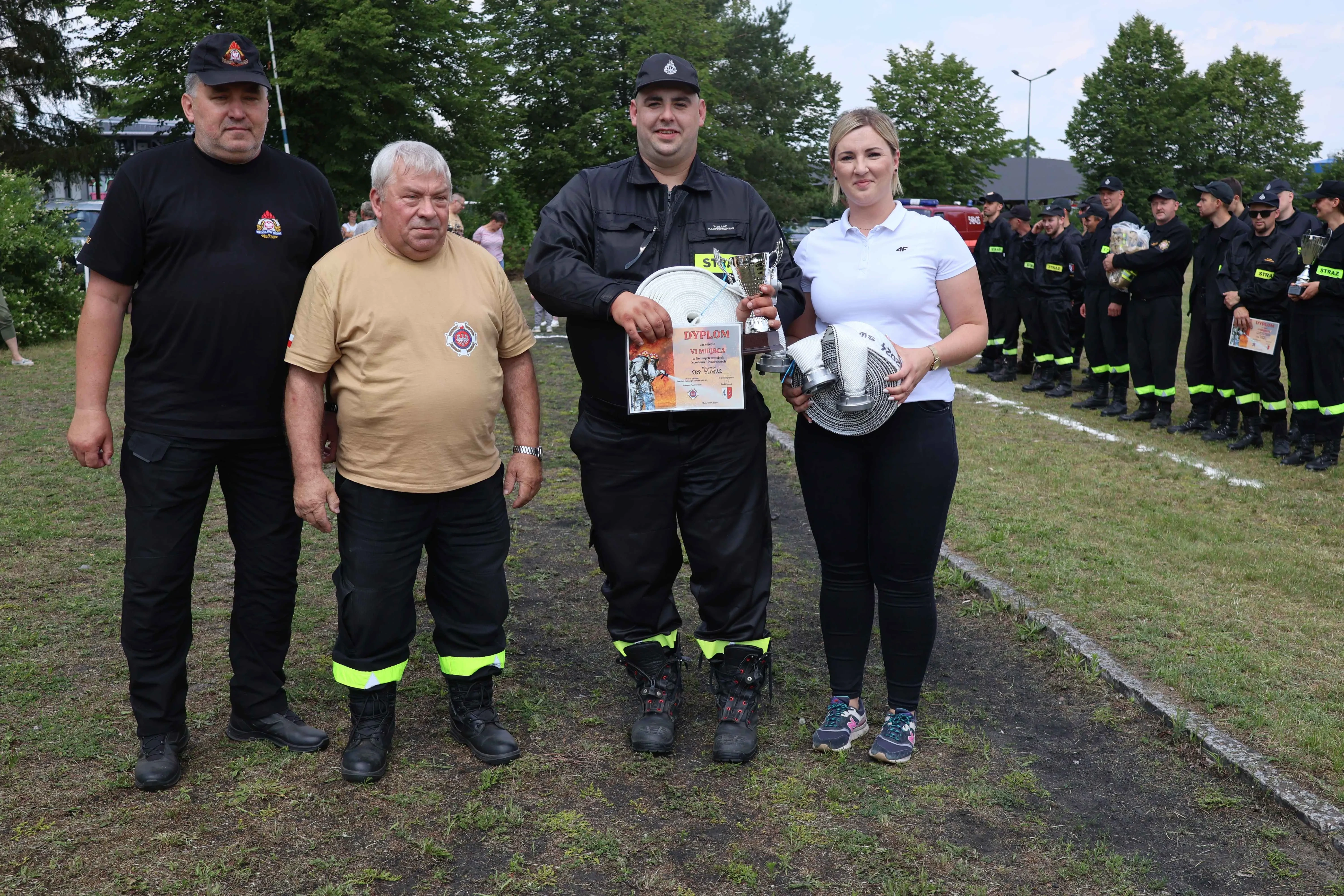 wręczenie dyplomu osp śliwice