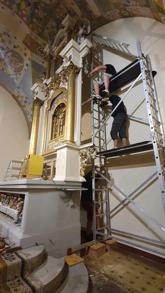 rozkładanie rusztowania