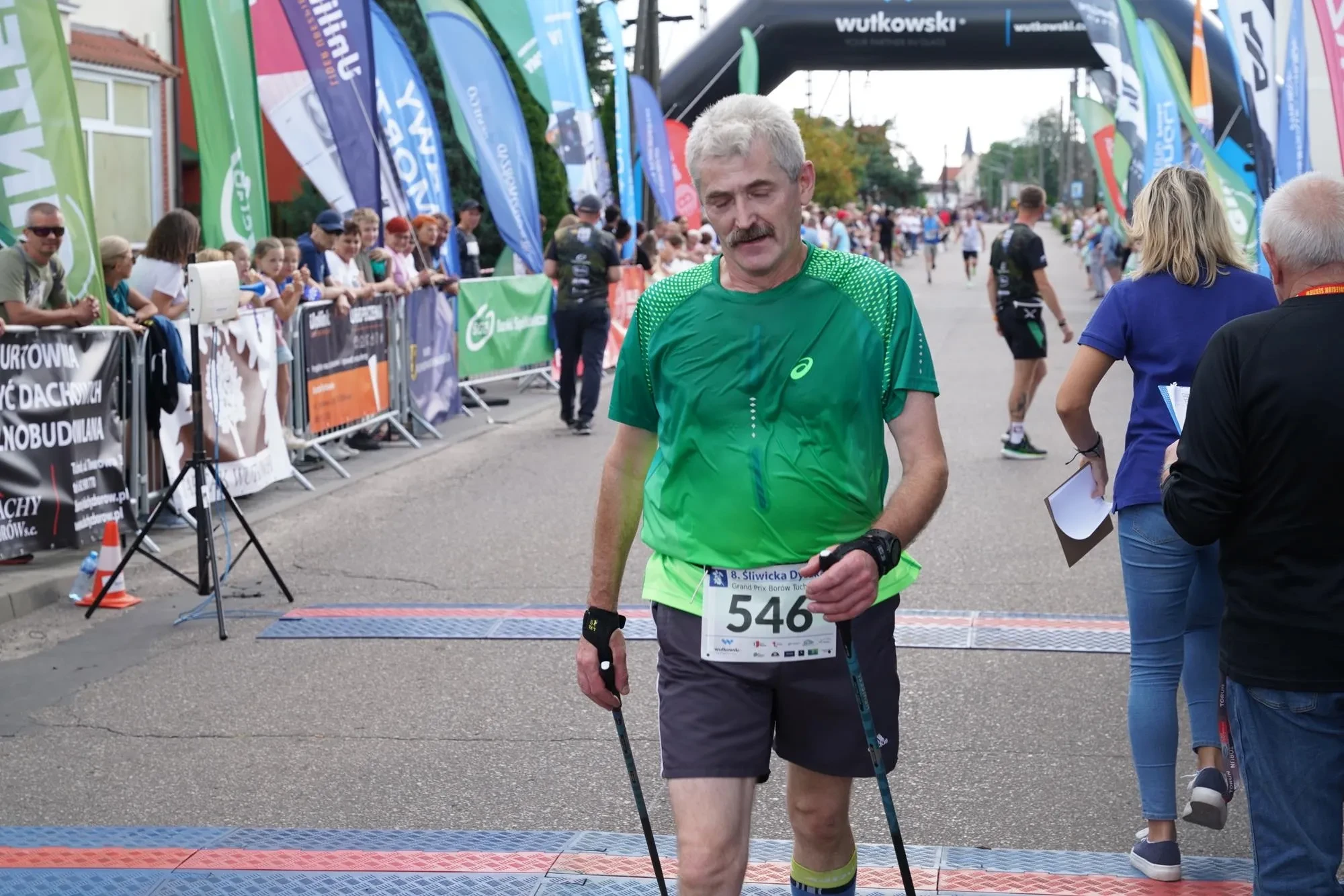 pierwsza osoba z nordic walking