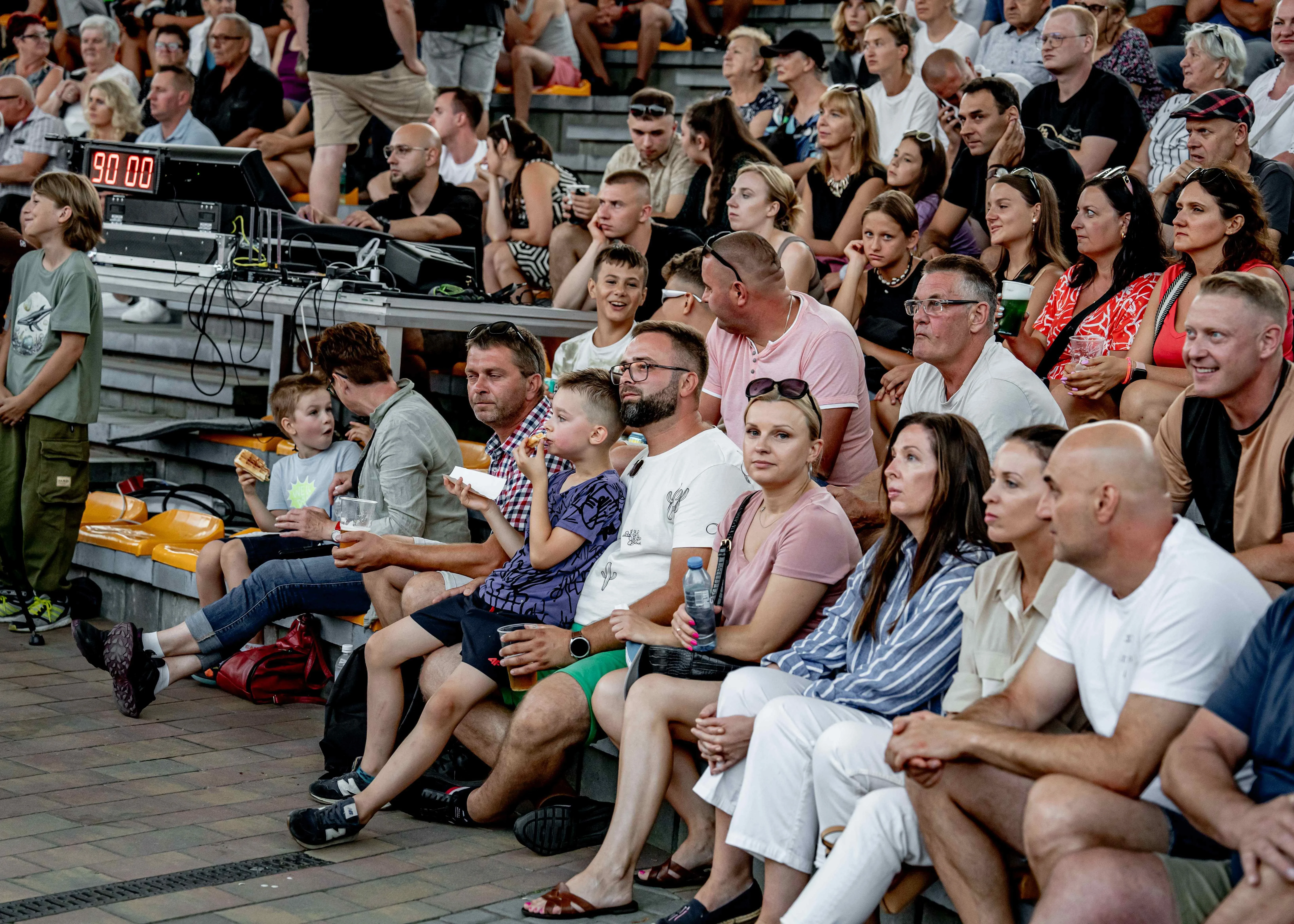 publiczność w pierwszych rzędach