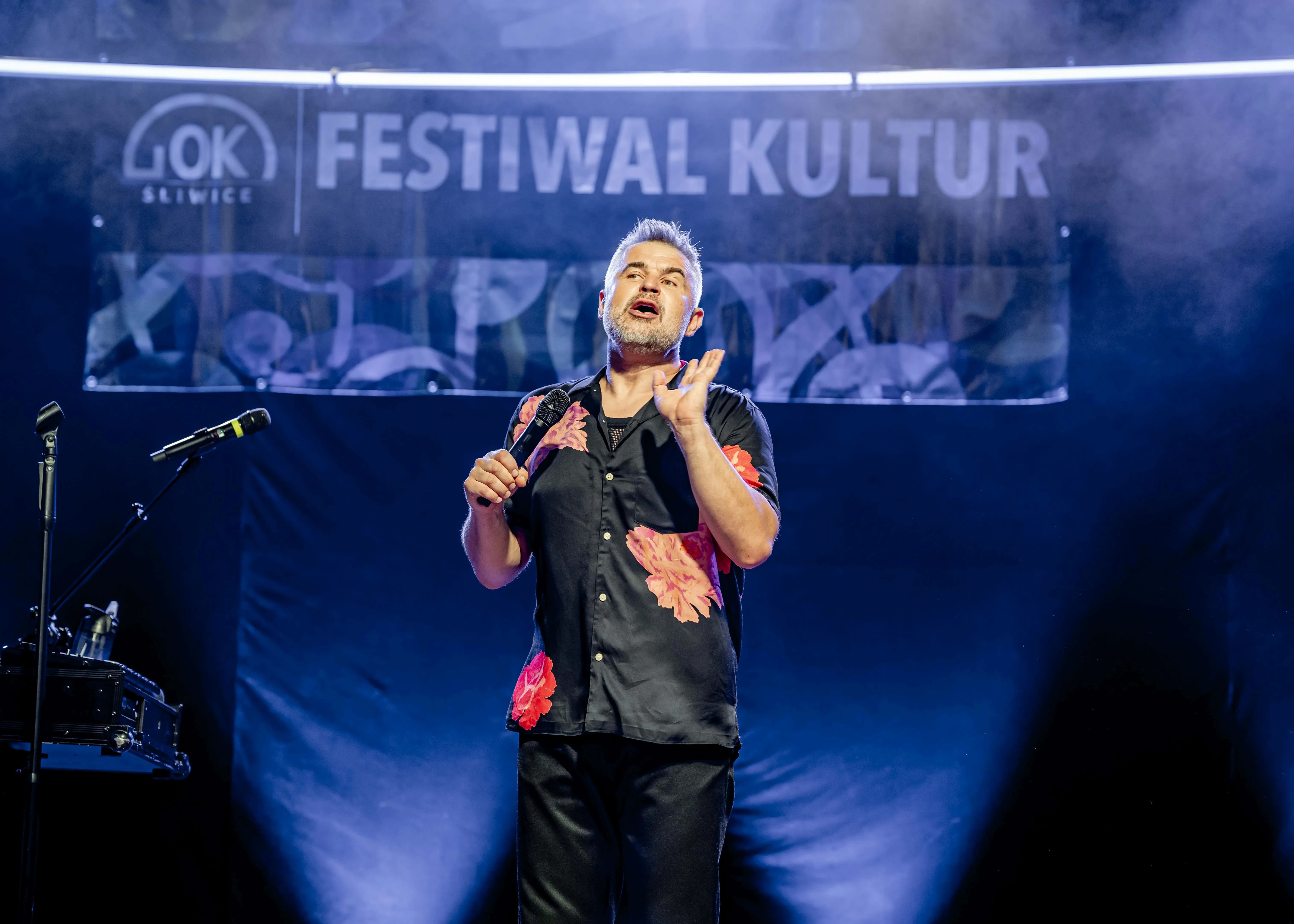 igor kwiatkowski na scenie gok śliwice