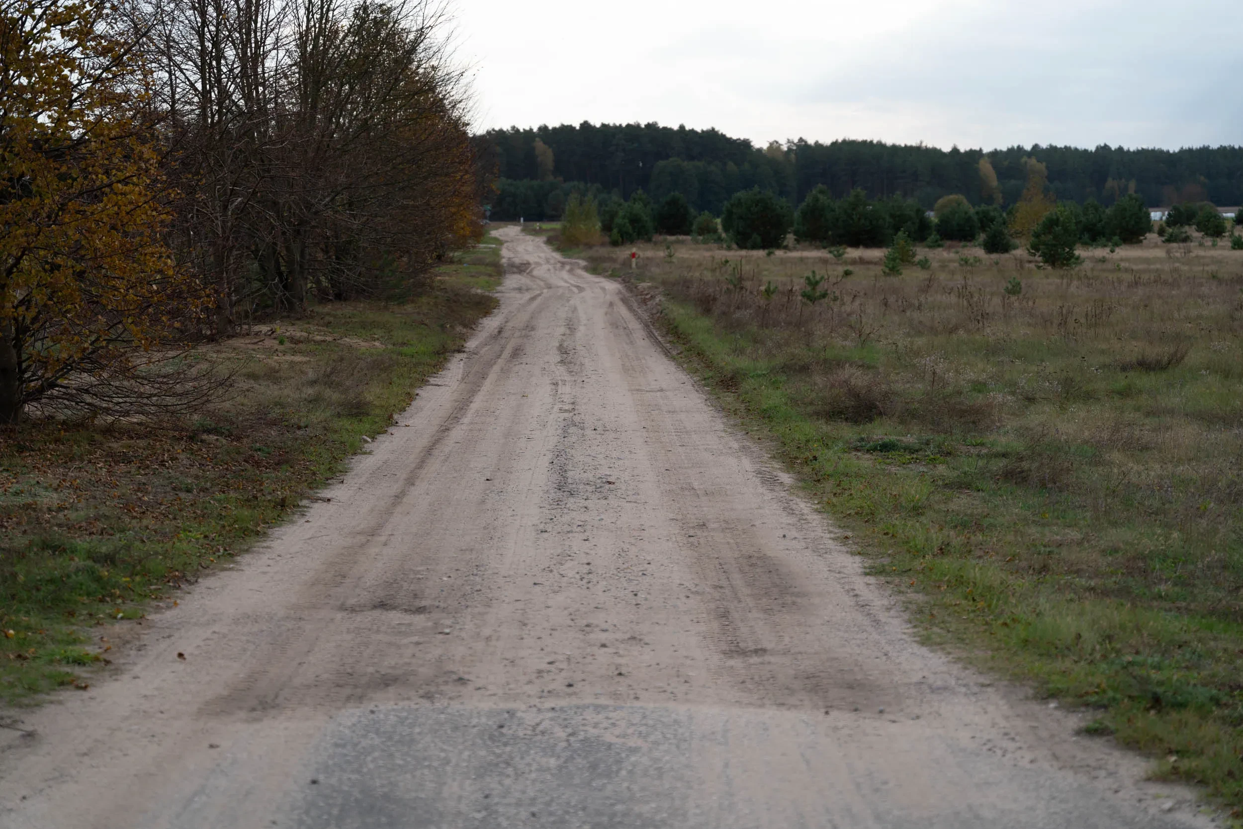droga łącząca laski i zazdrość