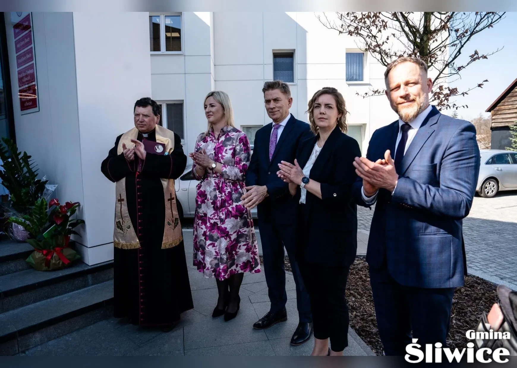 proboszcz,wicewójt,sekretarz z dwoma osobami