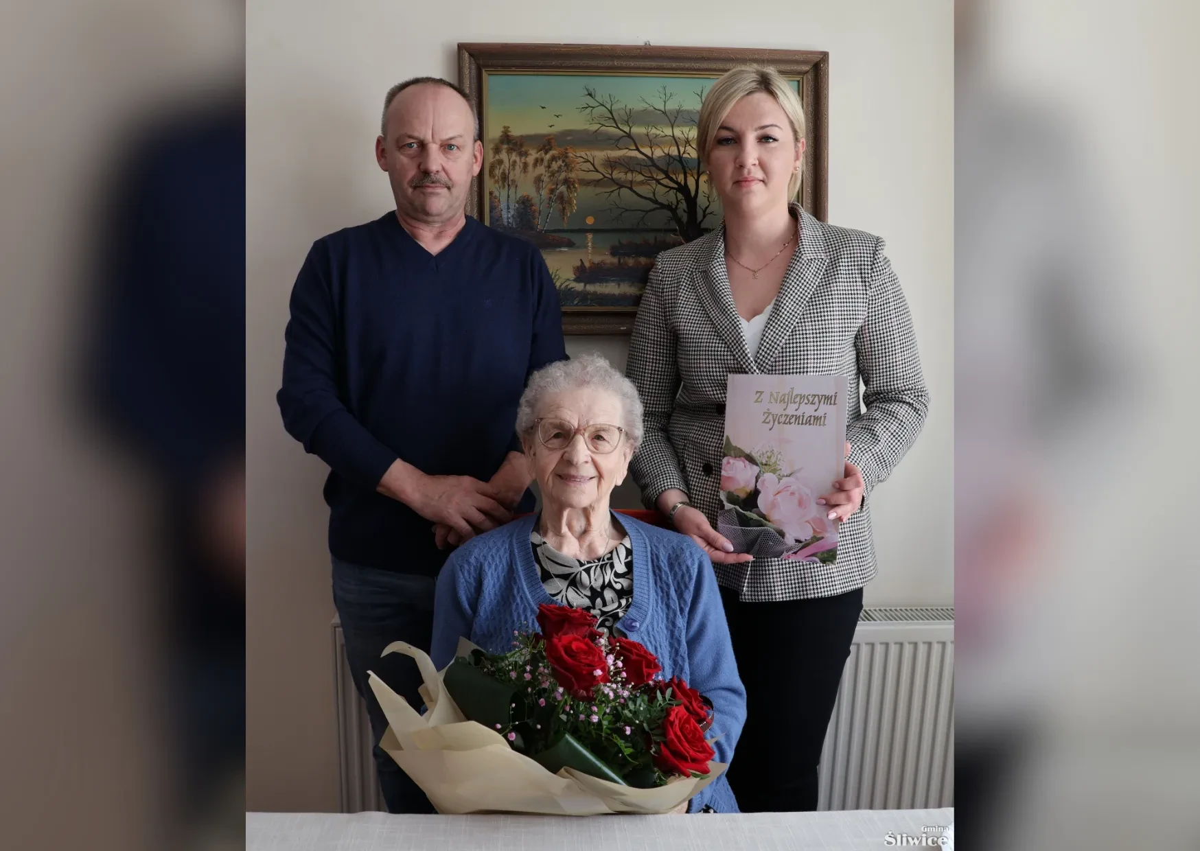Pani Helena Górska wraz z synem Piotrem i Zastępczynią Wójta Katarzyną Daszkiewicz