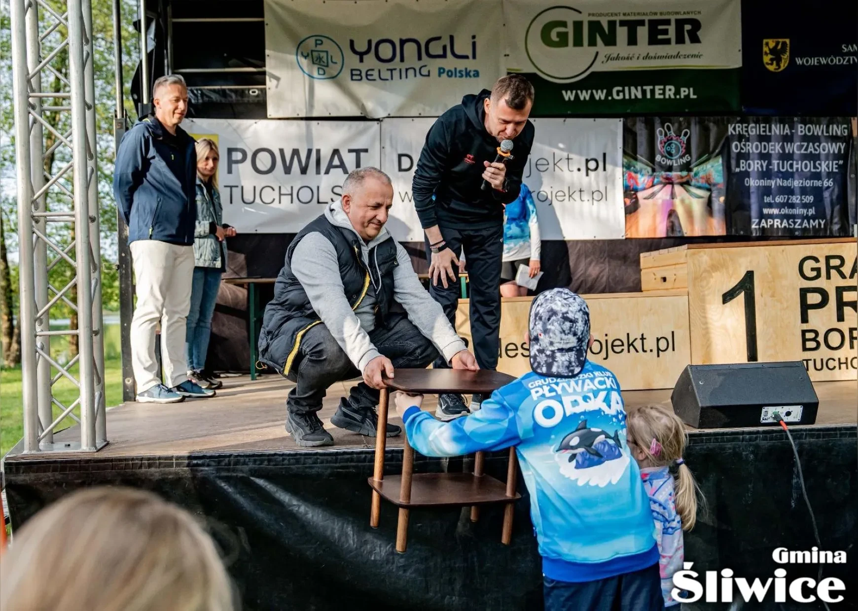 wręczenie stolika
