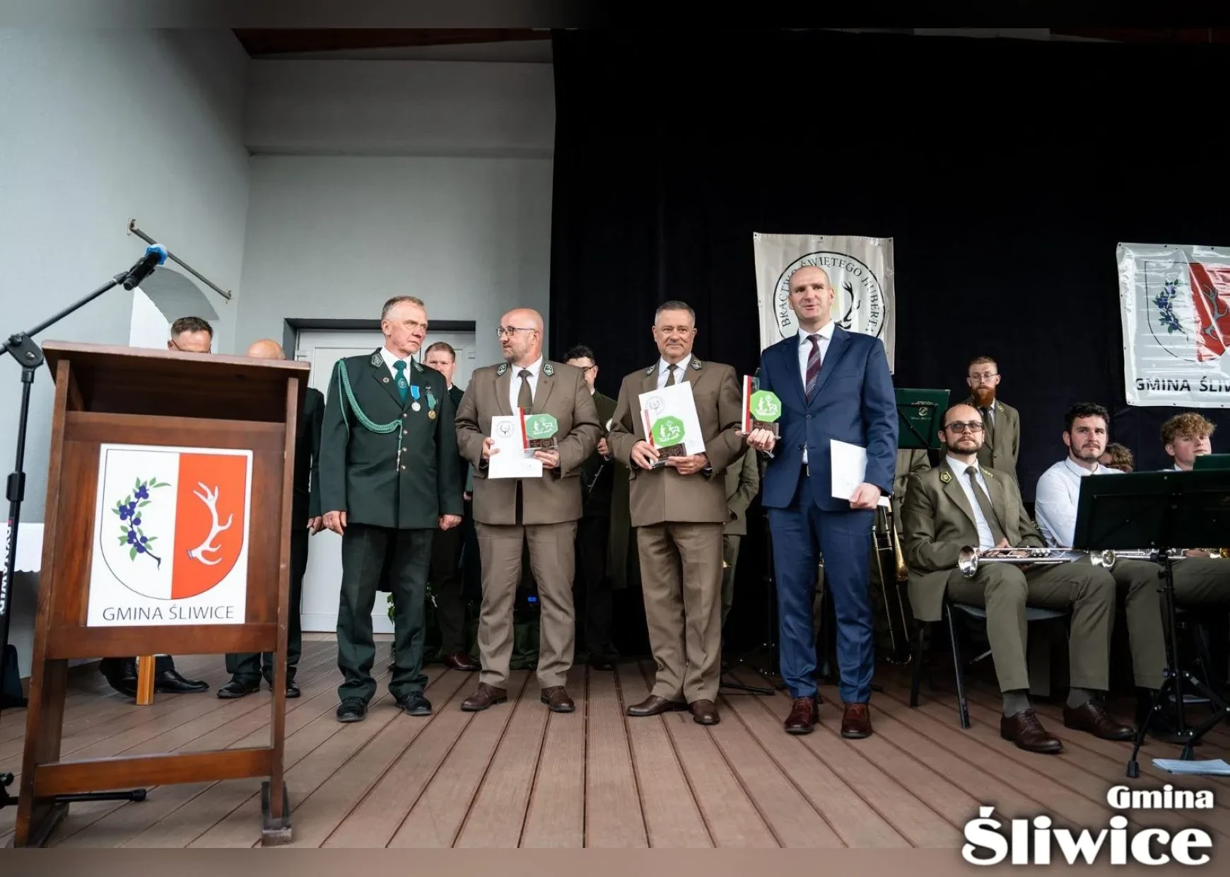 zebrani z nagrodami