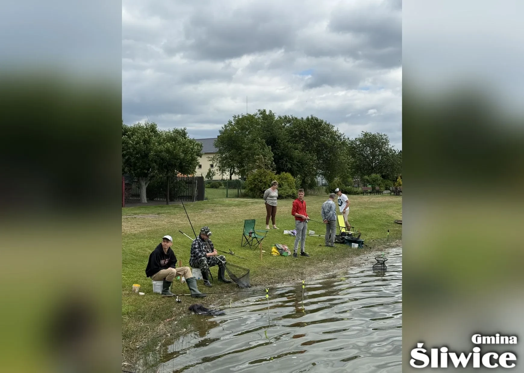 zebrani łowią ryby