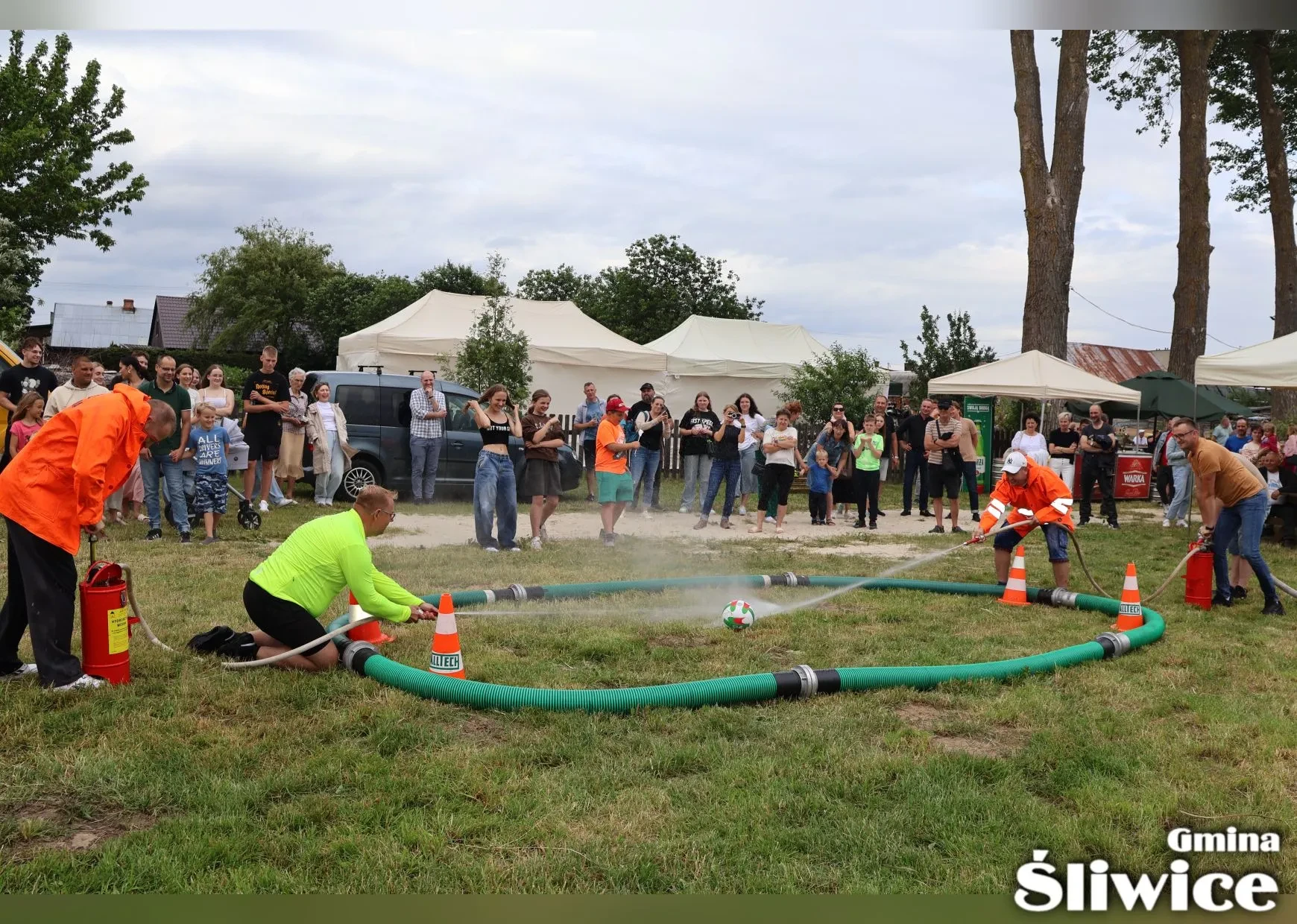 zabawa w piłkę wodną