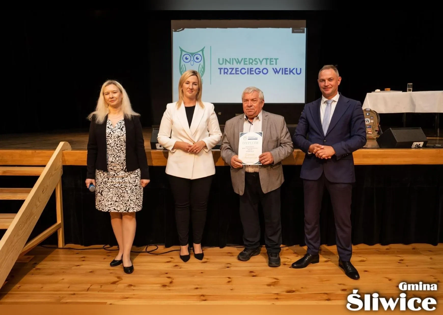 wójt, wicewójt, dyrektor gok i pan z dyplomem