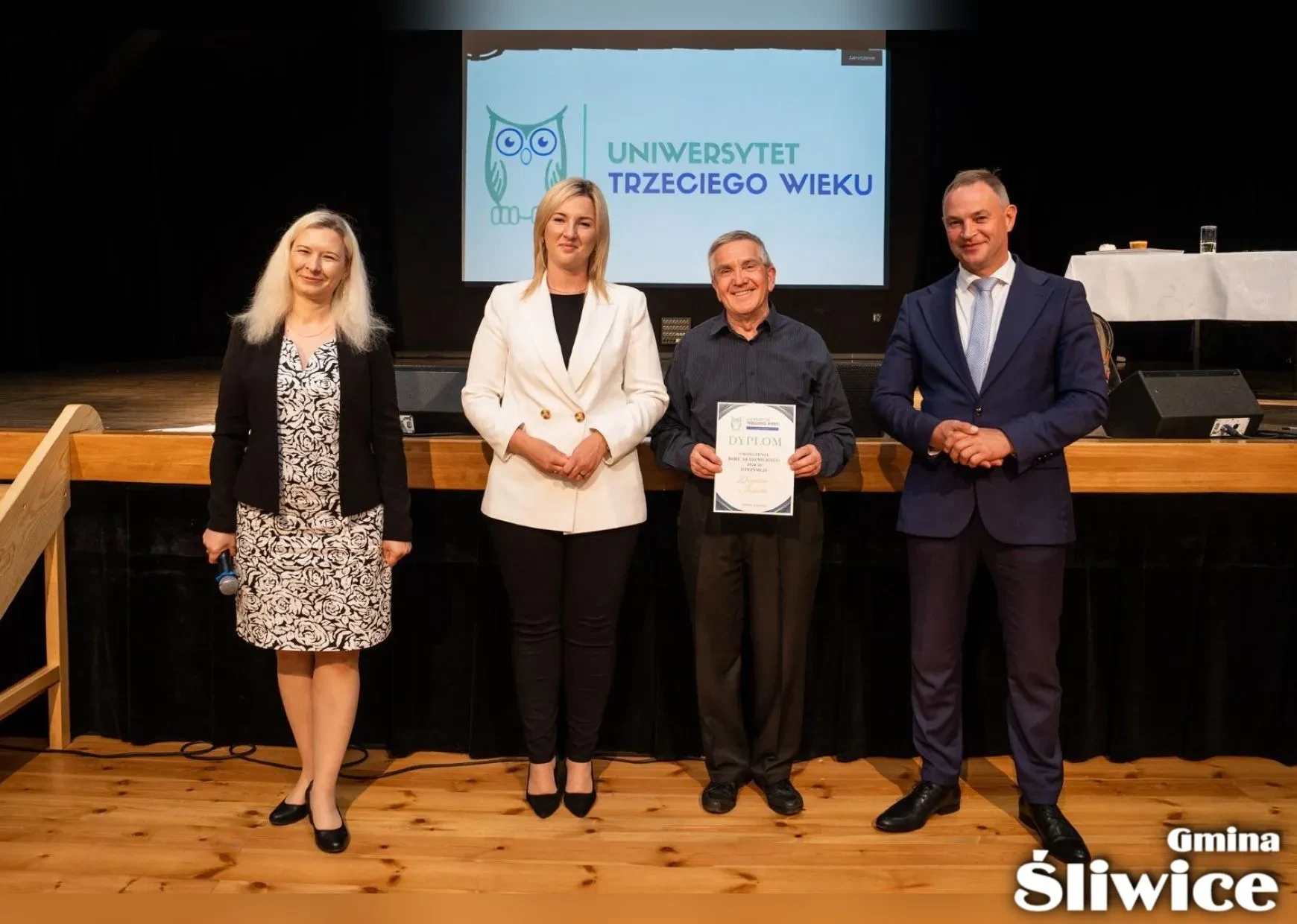 wójt, wicewójt, dyrektor gok i pan z dyplomem