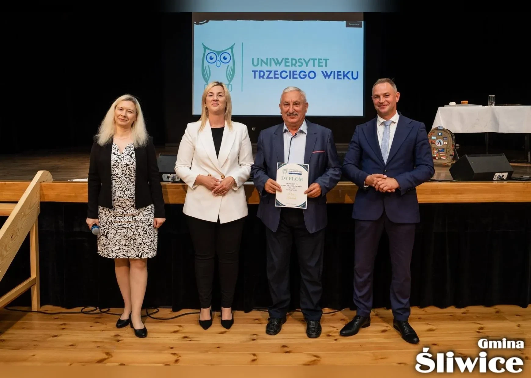 wójt, wicewójt, dyrektor gok i pan z dyplomem