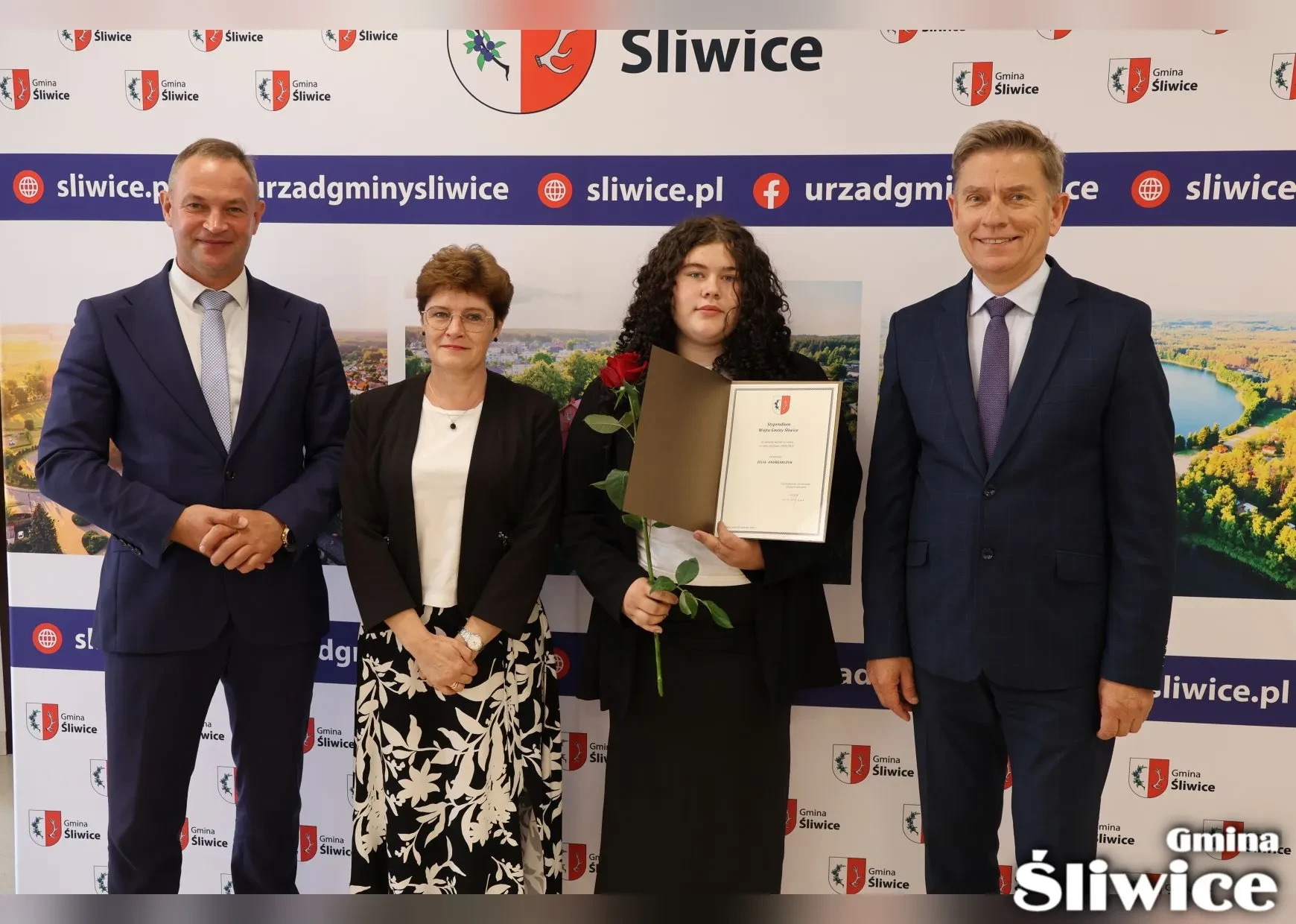 wójt, dyrektor sp lińsk, sekretarz i uczennica