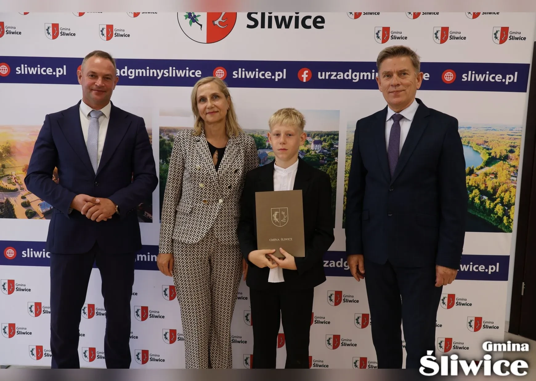 wójt, dyrektor sp śliwice, sekretarz i uczeń