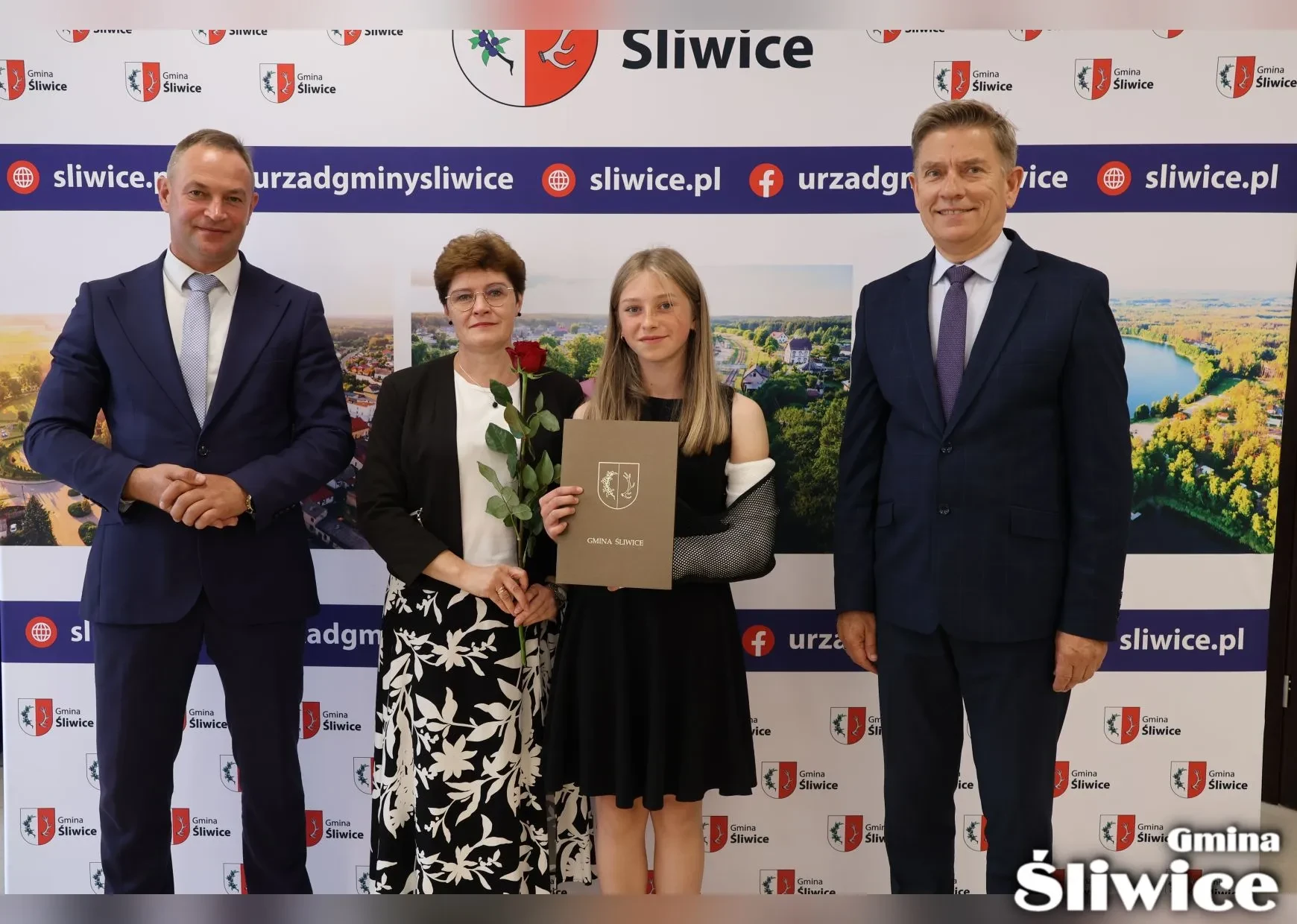 wójt, dyrektor sp lińsk, sekretarz i uczennica