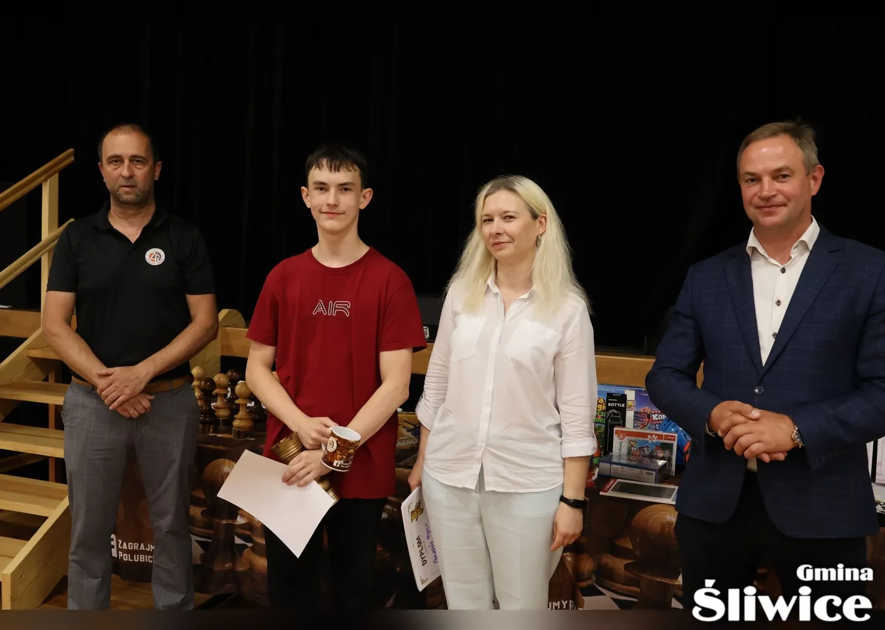 wójt, dyrektor gok, prowadzący ze zwycięzcą turnieju