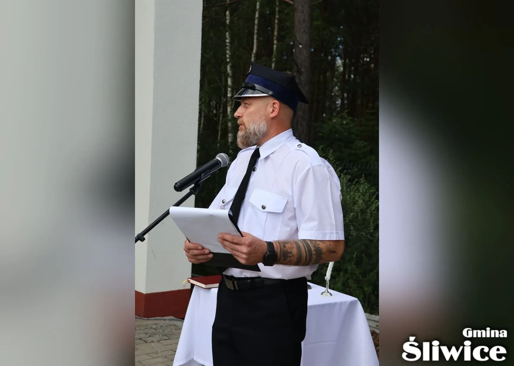 sołtys czyta przemówienie