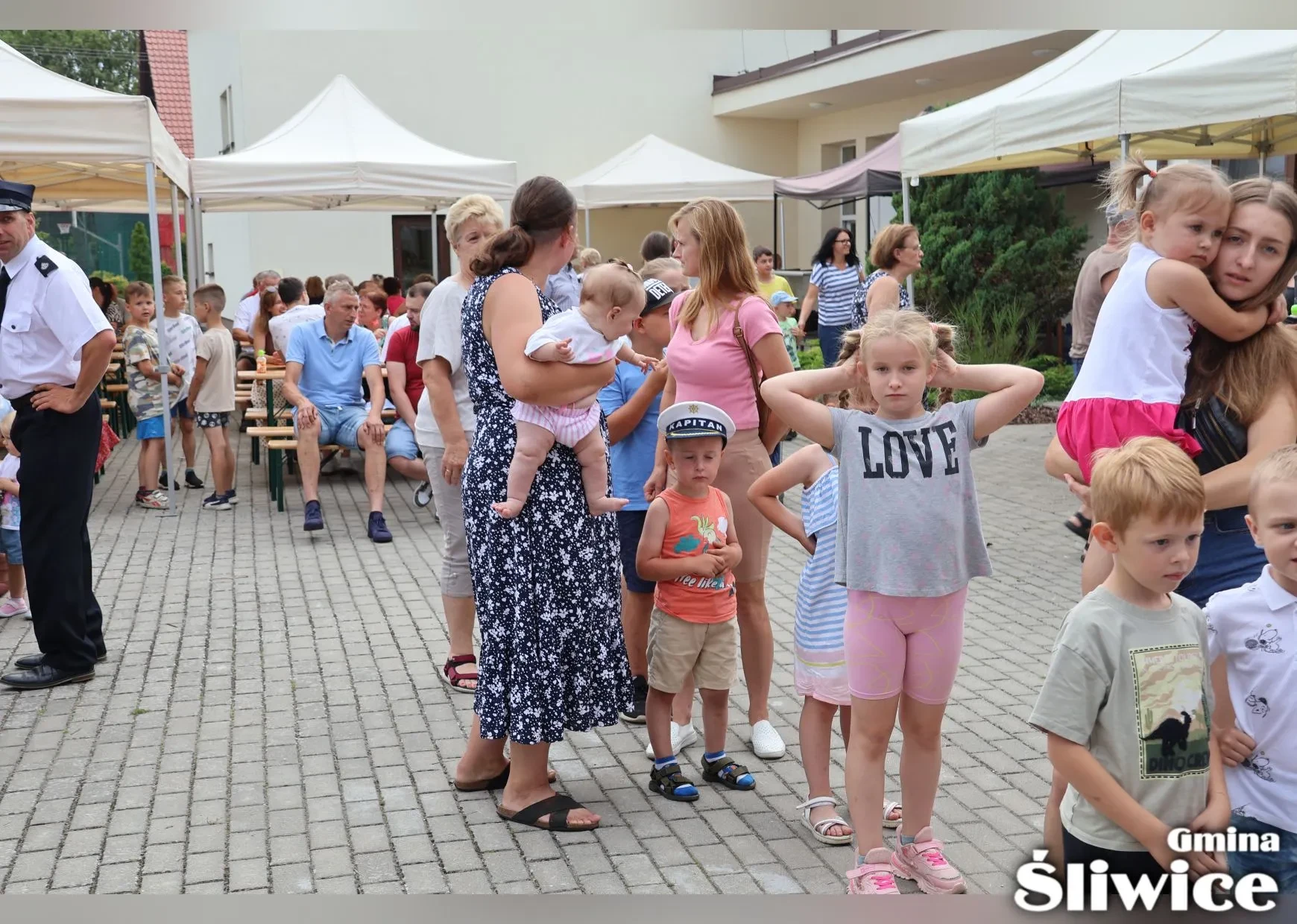 dzieci czekają na konkurs