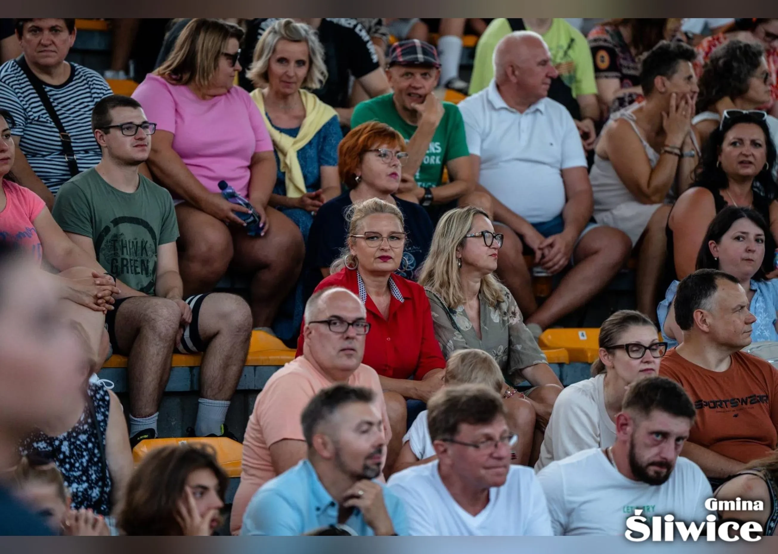 zbliżenie na dwie kobiety